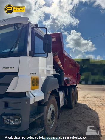 Caminhão Mercedes-Benz Axor 4144 K 6x4 2p (diesel)