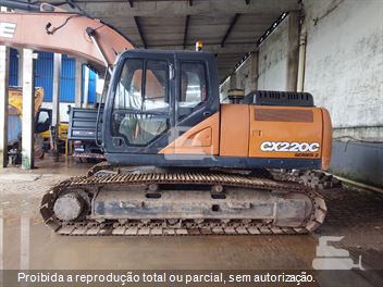 Escavadeira Case CX220C