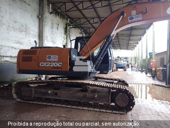 Escavadeira Case CX220C