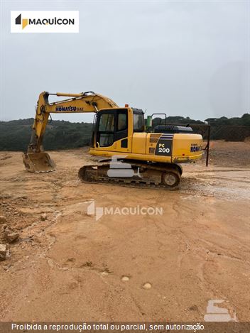 Escavadeira Komatsu PC200