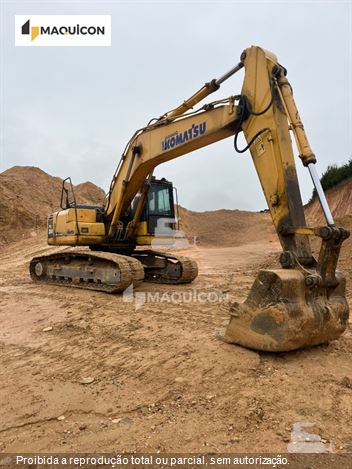 Escavadeira Komatsu PC200
