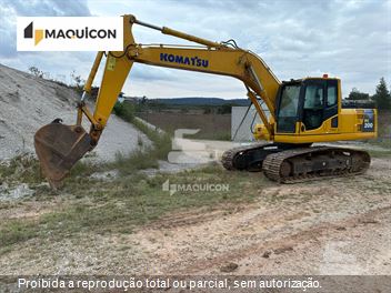 Escavadeira Komatsu PC200