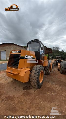 Pá Carregadeira Case W20E