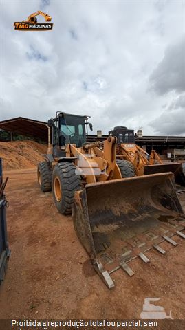 Pá Carregadeira Case 621D