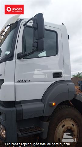 Caminhão Mercedes-Benz Axor 4144 K 6x4 2p (diesel)