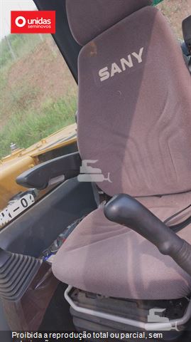 Escavadeira Sany SY135C