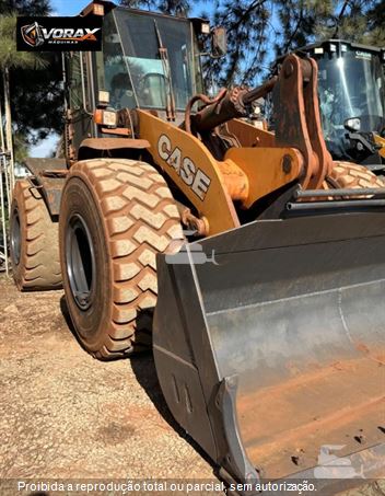 Pá Carregadeira Case 821E