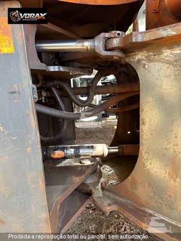 Pá Carregadeira Case 821E