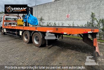 Caminhão Mercedes-Benz Axor 3131 6x4 2p (diesel)(E5)
