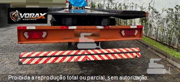 Caminhão Mercedes-Benz Axor 3131 6x4 2p (diesel)(E5)