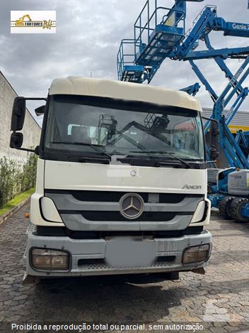 Caminhão Mercedes-Benz Axor 3131 6x4 2p (diesel)(E5)