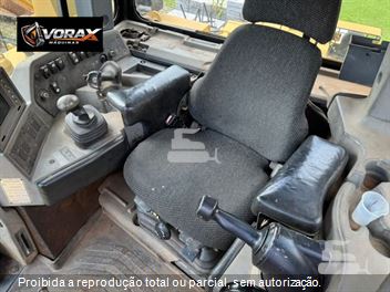 Trator de Esteira Caterpillar D8T