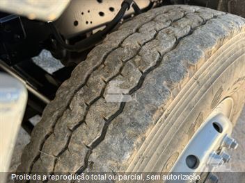 Caminhão Volkswagen 26-220 6x4 3-Eixos 2p (diesel)