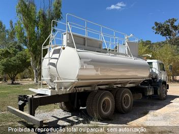 Caminhão Volkswagen 26-220 6x4 3-Eixos 2p (diesel)