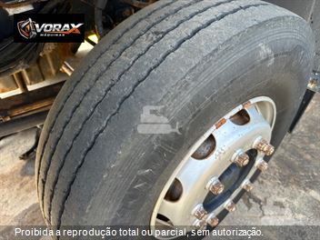 Caminhão Volkswagen 31-320 E Constellation 6x4 3-Eixos 2p (Diesel)