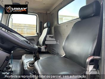 Caminhão Volkswagen 31-320 E Constellation 6x4 3-Eixos 2p (Diesel)