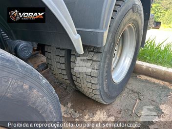 Caminhão Volkswagen 31-320 E Constellation 6x4 3-Eixos 2p (Diesel)