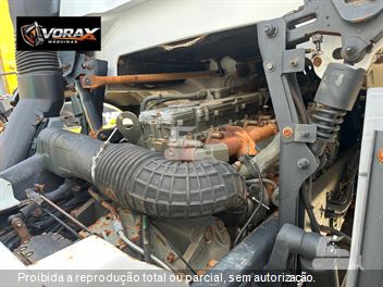 Caminhão Volkswagen 31-320 E Constellation 6x4 3-Eixos 2p (Diesel)