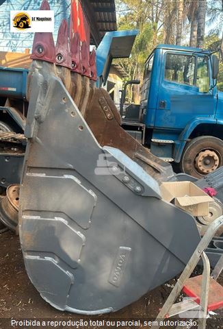 Escavadeira Volvo EC380DL