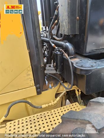 Motoniveladora Caterpillar 140M