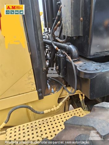 Motoniveladora Caterpillar 140M