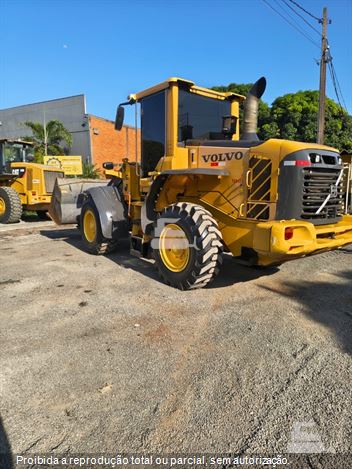 Pá Carregadeira Volvo L60F