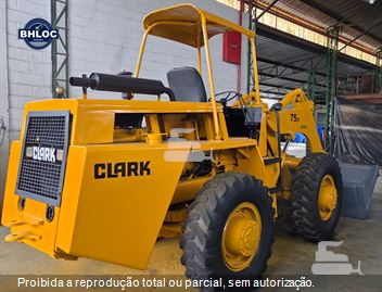 Pá Carregadeira Michigan 75III