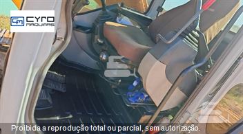 Escavadeira New Holland E215 ME