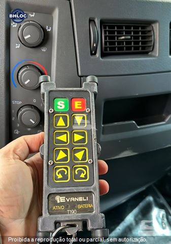 Caminhão Volvo VM 330 8x2 2p (Diesel) (E5)