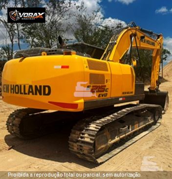 Escavadeira New Holland E215 C