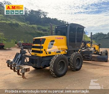 Motoniveladora New Holland RG140B