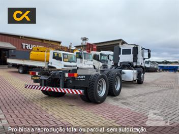 Caminhão Iveco TECTOR 260E30 6x4 2p (Diesel)(E5)