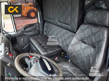 Caminhão Iveco TECTOR 260E30 6x4 2p (Diesel)(E5)