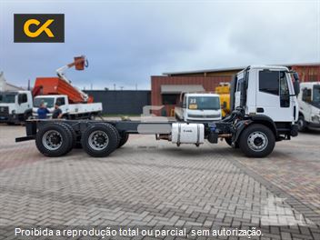 Caminhão Iveco TECTOR 260E30 6x4 2p (Diesel)(E5)