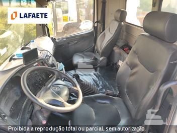 Caminhão Mercedes-Benz Axor 2831 6x4 2p (diesel)