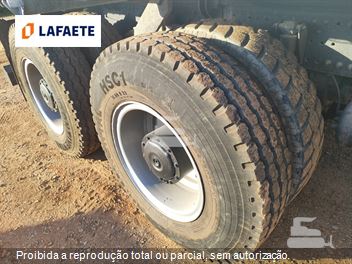 Caminhão Mercedes-Benz Axor 2831 6x4 2p (diesel)