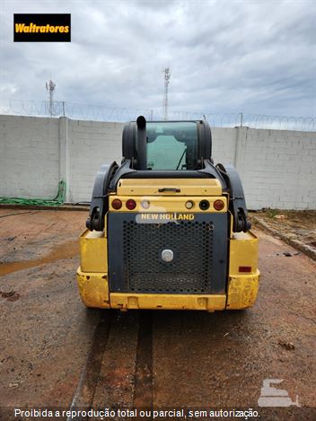 Mini-Carregadeira New Holland L220