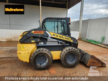 Mini-Carregadeira New Holland L220