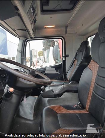 Caminhão Mercedes-Benz Atego 2730 6x4 2p (Diesel)(E5)