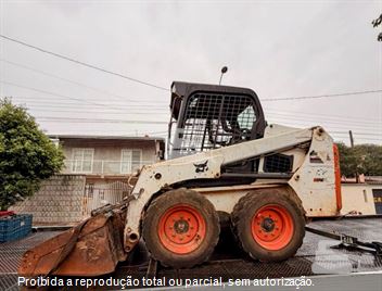 Mini-Carregadeira Bobcat S450