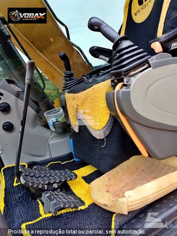 Escavadeira New Holland E145C EVO