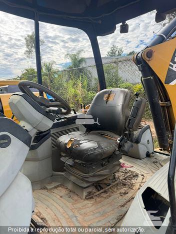 Retro Escavadeira Caterpillar 416E