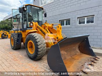 Pá Carregadeira Hyundai 757-7A