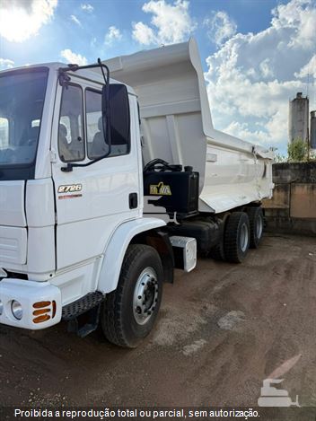 Caminhão Mercedes-Benz 2726 6x4 2p (diesel)