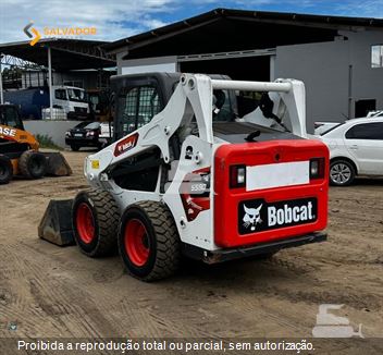 Mini-Carregadeira Bobcat S590