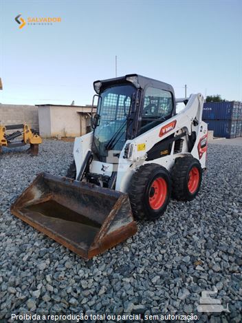 Mini-Carregadeira Bobcat S590