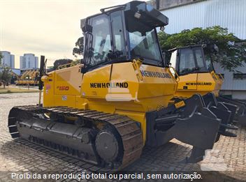 Trator de Esteira New Holland D150 B