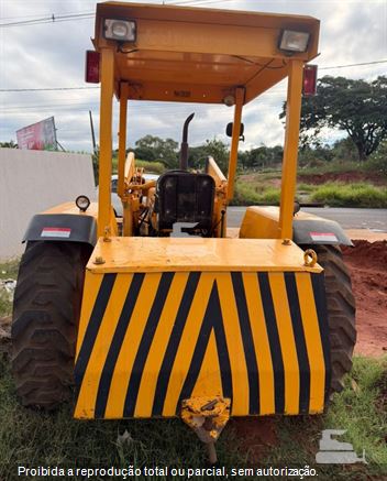 Retro Escavadeira Massey Ferguson MF86