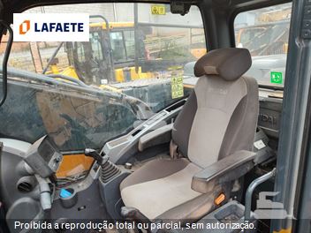 Escavadeira Hyundai R220LC-9