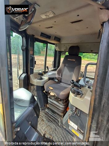 Trator de Esteira Komatsu D61-EX